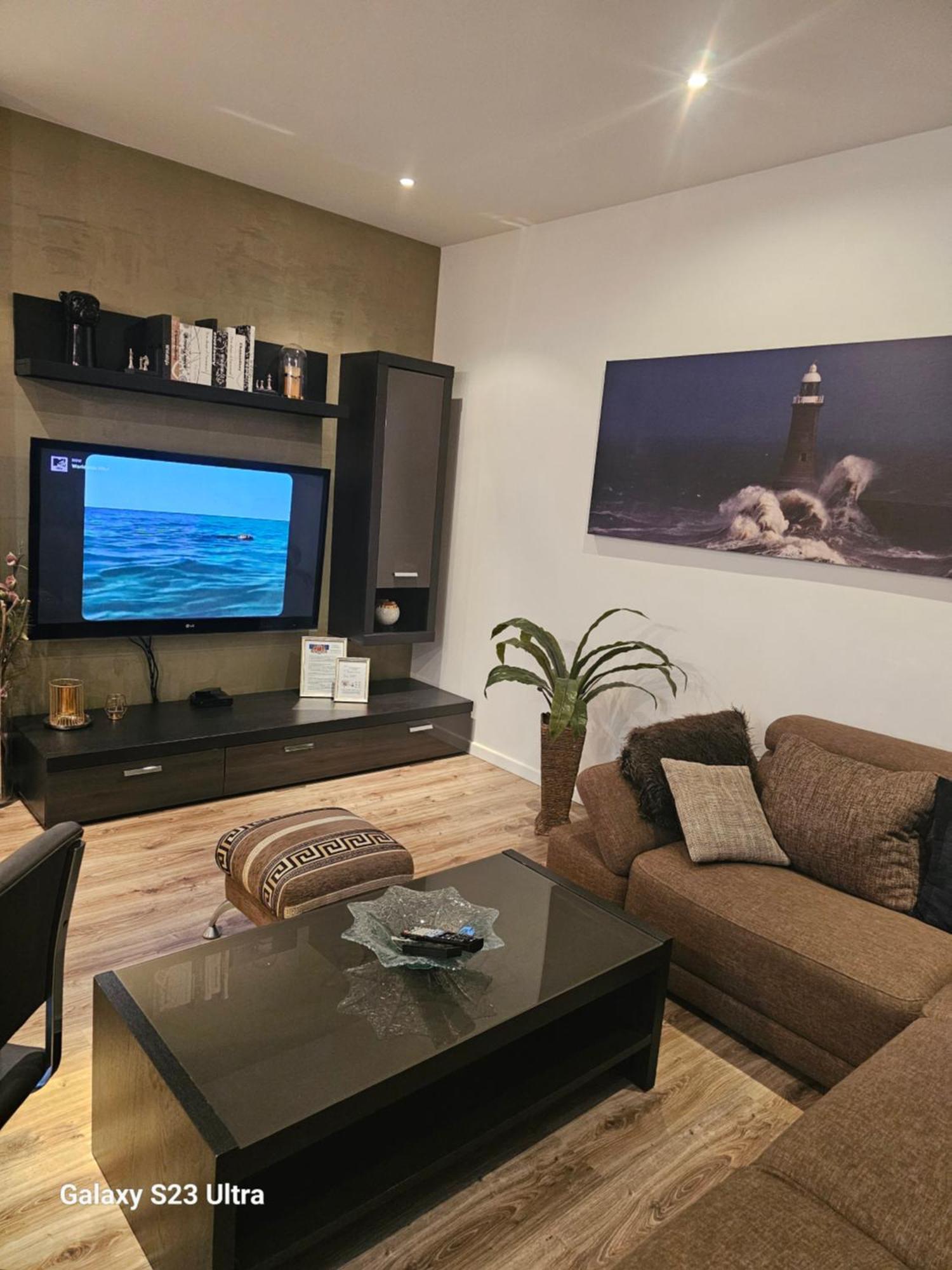 Modern 2 Bedroom Apartment In The City Centre ريغا المظهر الخارجي الصورة